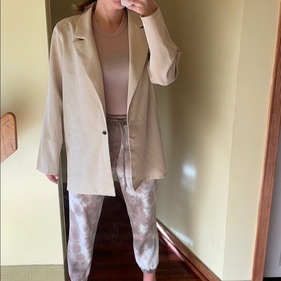 PrettyLittleThing Oversized Blazer - Picture 6 of 7